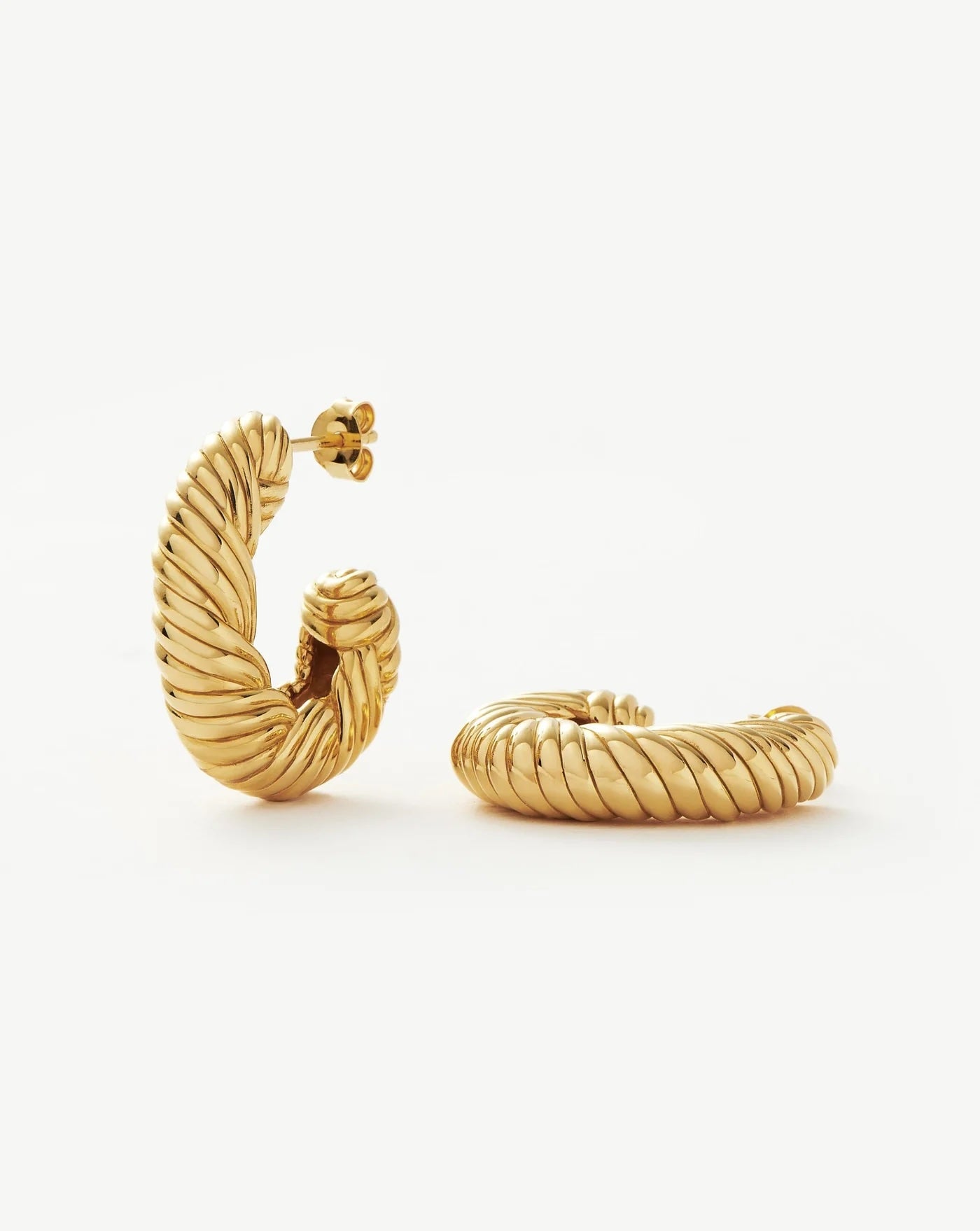 wavy medium hoop earrings